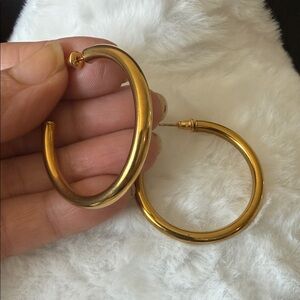 Lightweight Gold Hoop Earrings - Classic Women's Jewelry